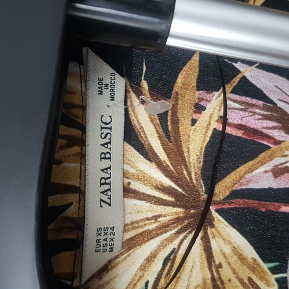 Zara Basics Floral Button Down Shirt - Picture 5 of 7